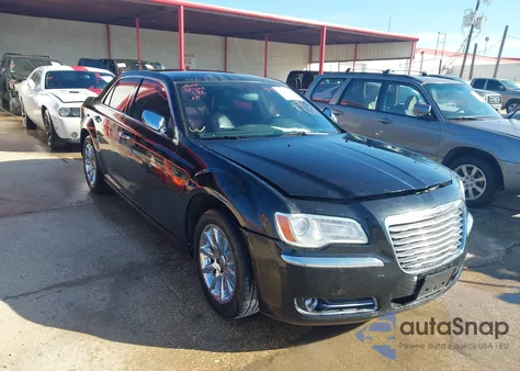 2011 Chrysler 300 Limited z USA, uszkodzony, nr VIN 2C3CA5CG1BH546258